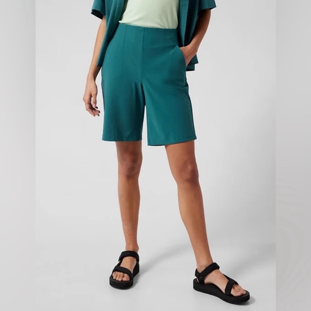 Athleta Cosmic Bermuda Shorts Borealis Green Blue Green Size 6T NWT